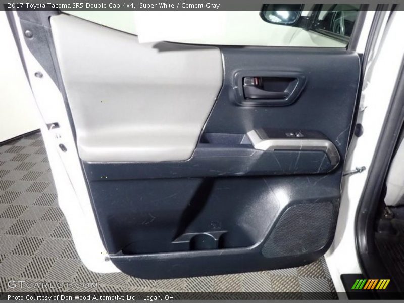Super White / Cement Gray 2017 Toyota Tacoma SR5 Double Cab 4x4