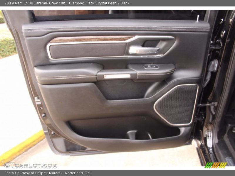 Diamond Black Crystal Pearl / Black 2019 Ram 1500 Laramie Crew Cab