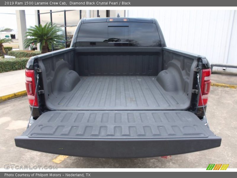 Diamond Black Crystal Pearl / Black 2019 Ram 1500 Laramie Crew Cab