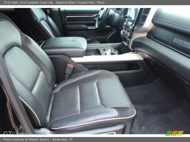 Diamond Black Crystal Pearl / Black 2019 Ram 1500 Laramie Crew Cab