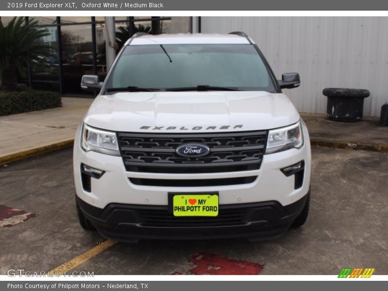 Oxford White / Medium Black 2019 Ford Explorer XLT