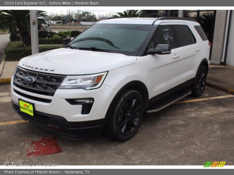 Oxford White / Medium Black 2019 Ford Explorer XLT