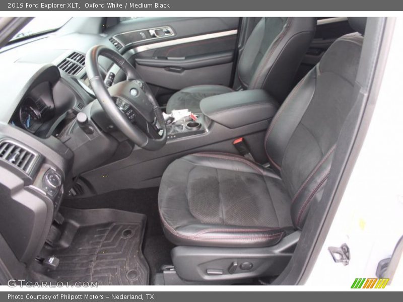 Oxford White / Medium Black 2019 Ford Explorer XLT