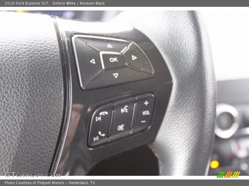 Oxford White / Medium Black 2019 Ford Explorer XLT