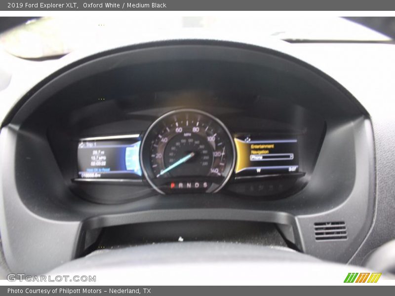 Oxford White / Medium Black 2019 Ford Explorer XLT