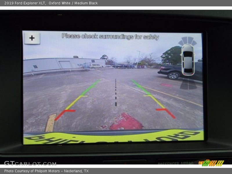 Oxford White / Medium Black 2019 Ford Explorer XLT