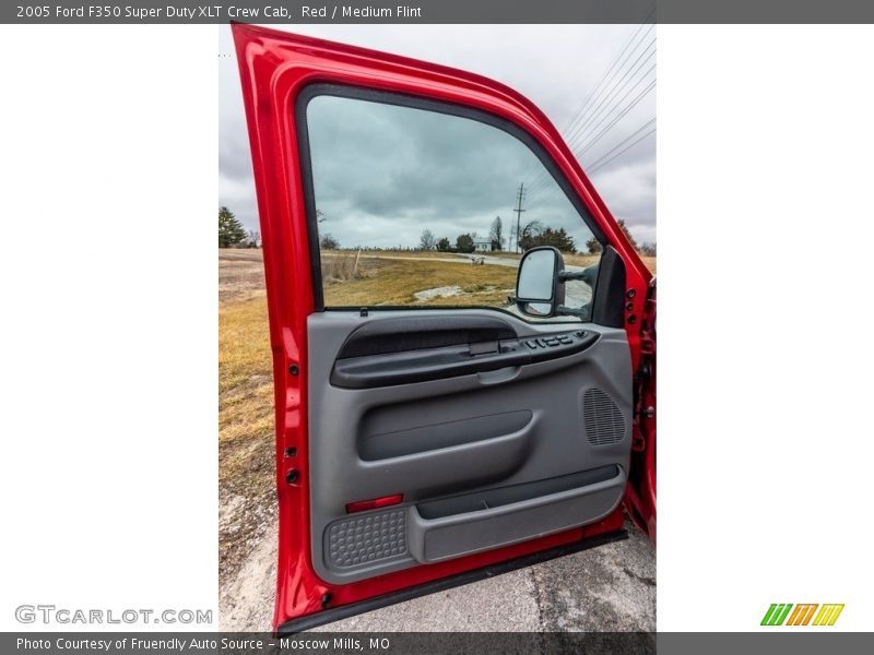 Door Panel of 2005 F350 Super Duty XLT Crew Cab