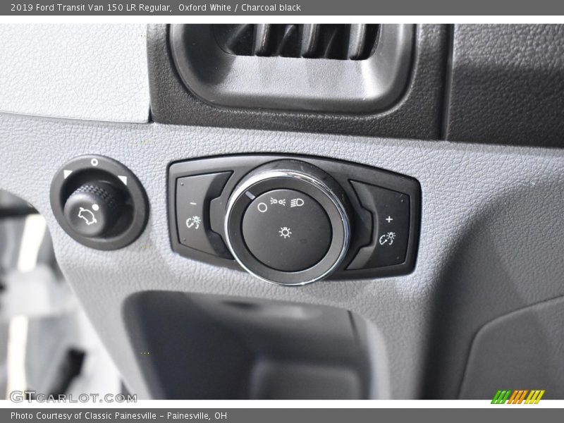 Oxford White / Charcoal black 2019 Ford Transit Van 150 LR Regular