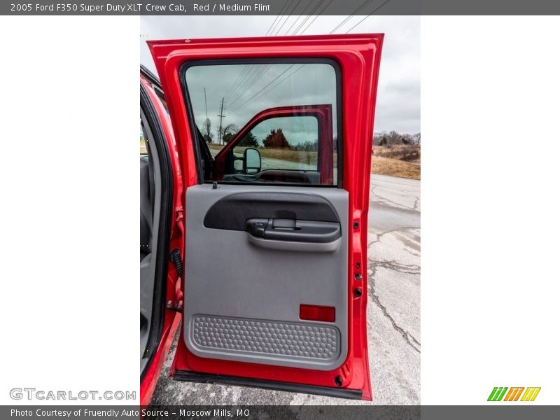 Door Panel of 2005 F350 Super Duty XLT Crew Cab