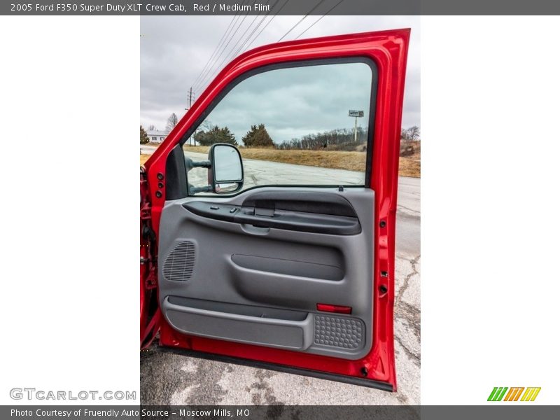 Door Panel of 2005 F350 Super Duty XLT Crew Cab
