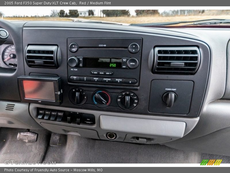 Controls of 2005 F350 Super Duty XLT Crew Cab