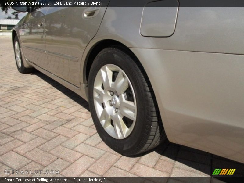 Coral Sand Metallic / Blond 2005 Nissan Altima 2.5 S