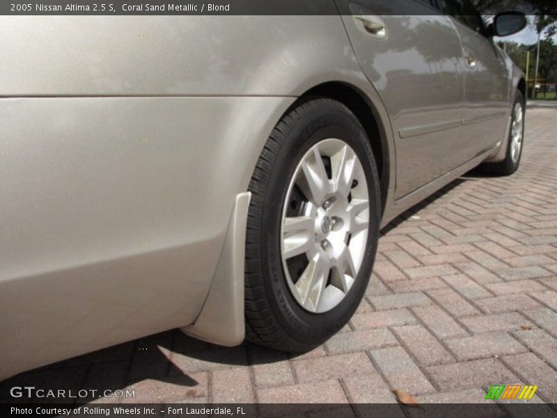 Coral Sand Metallic / Blond 2005 Nissan Altima 2.5 S