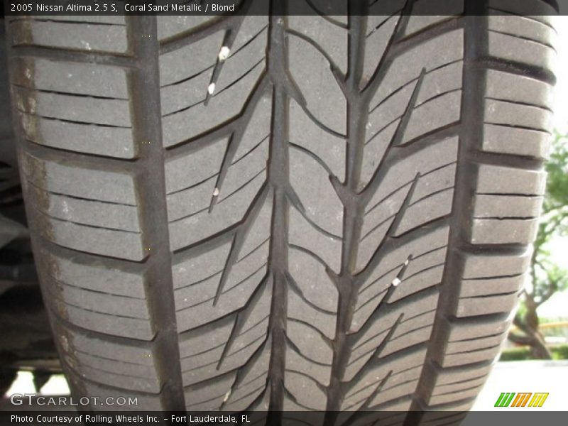 Coral Sand Metallic / Blond 2005 Nissan Altima 2.5 S