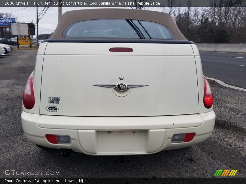 Cool Vanilla White / Pastel Pebble Beige 2006 Chrysler PT Cruiser Touring Convertible