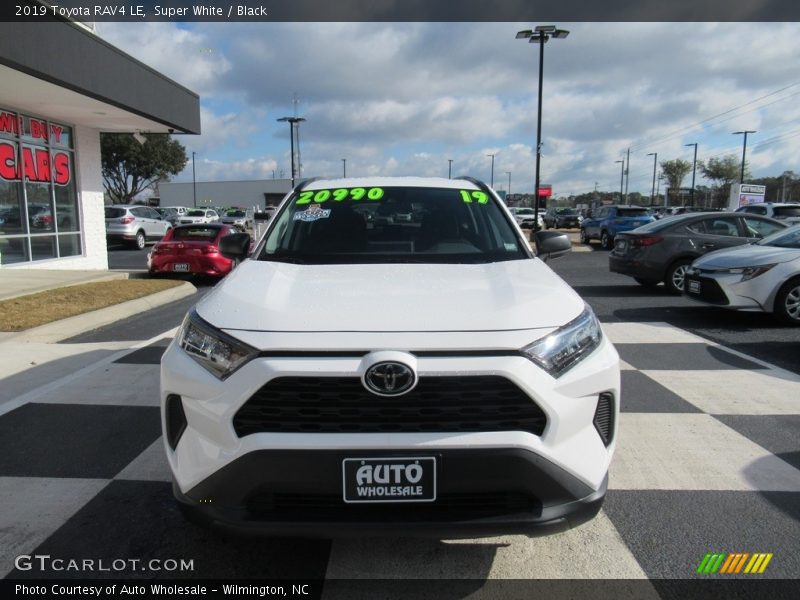 Super White / Black 2019 Toyota RAV4 LE