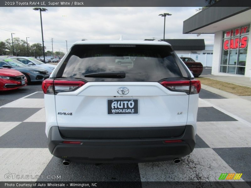Super White / Black 2019 Toyota RAV4 LE