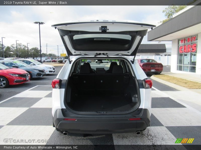 Super White / Black 2019 Toyota RAV4 LE