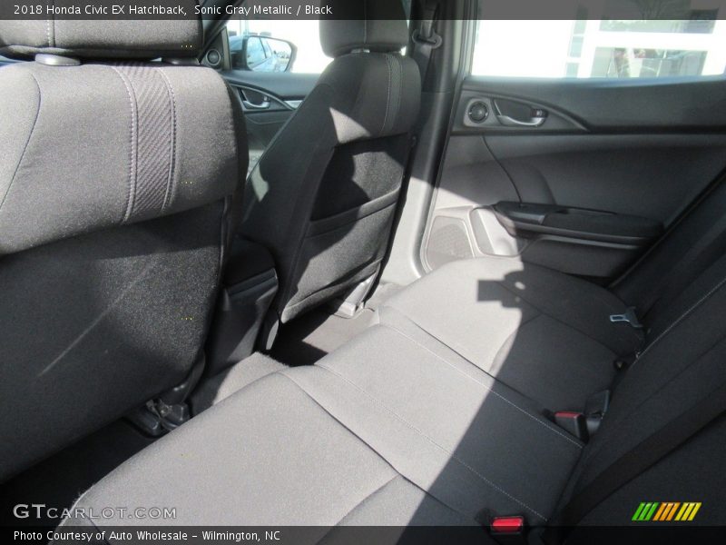 Sonic Gray Metallic / Black 2018 Honda Civic EX Hatchback