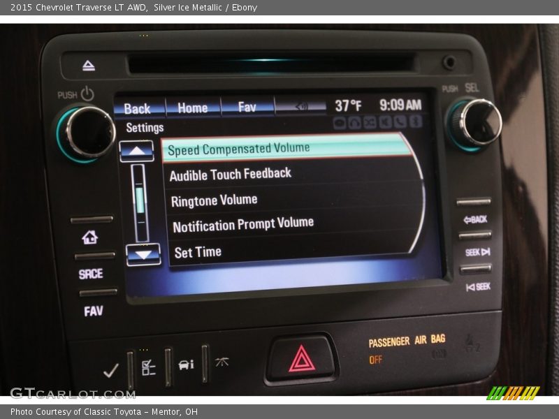 Silver Ice Metallic / Ebony 2015 Chevrolet Traverse LT AWD