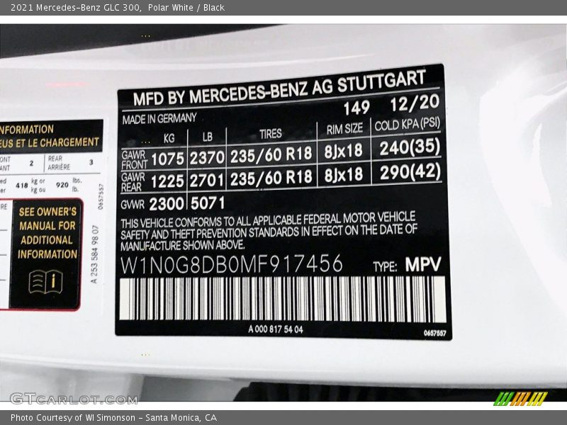 Polar White / Black 2021 Mercedes-Benz GLC 300