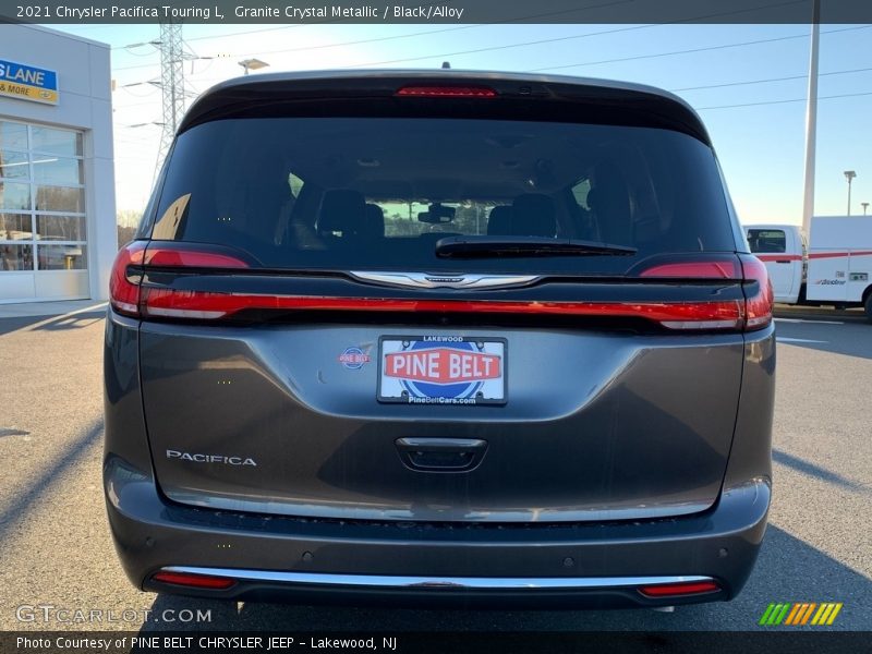 Granite Crystal Metallic / Black/Alloy 2021 Chrysler Pacifica Touring L