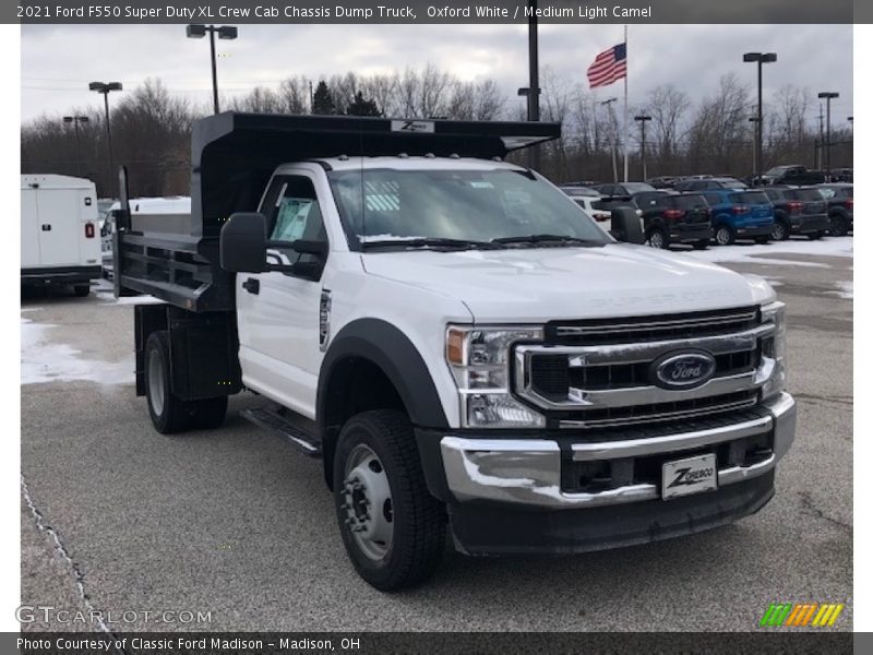 Oxford White / Medium Light Camel 2021 Ford F550 Super Duty XL Crew Cab Chassis Dump Truck