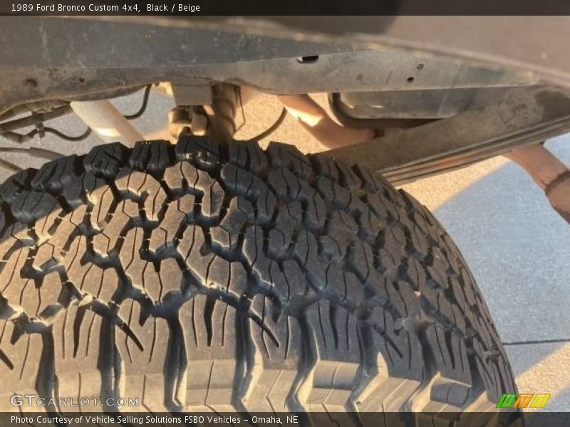Black / Beige 1989 Ford Bronco Custom 4x4