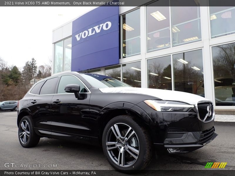 Front 3/4 View of 2021 XC60 T5 AWD Momentum