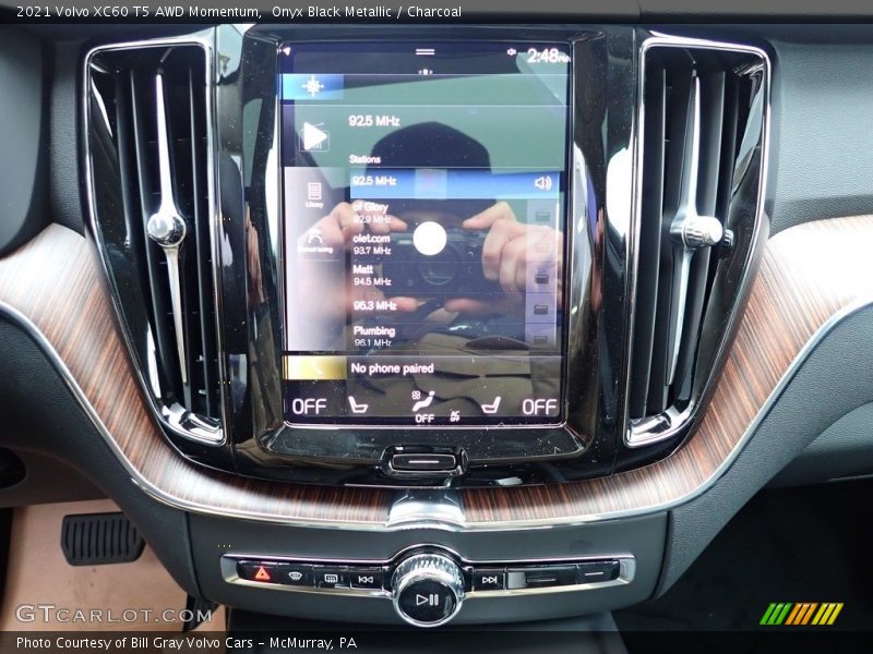 Onyx Black Metallic / Charcoal 2021 Volvo XC60 T5 AWD Momentum