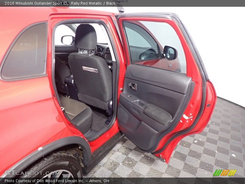 Rally Red Metallic / Black 2016 Mitsubishi Outlander Sport ES