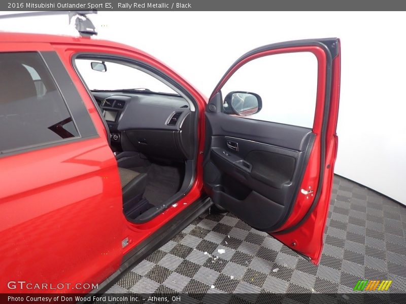 Rally Red Metallic / Black 2016 Mitsubishi Outlander Sport ES