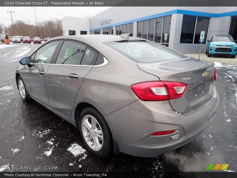 Pepperdust Metallic / Jet Black 2018 Chevrolet Cruze LT