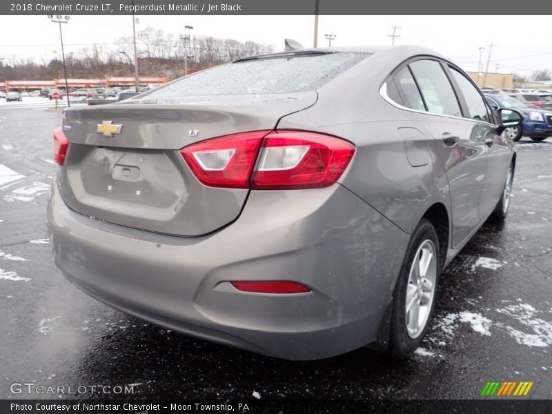 Pepperdust Metallic / Jet Black 2018 Chevrolet Cruze LT