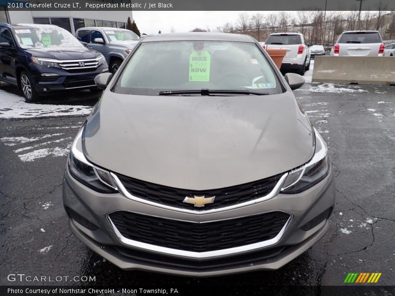 Pepperdust Metallic / Jet Black 2018 Chevrolet Cruze LT