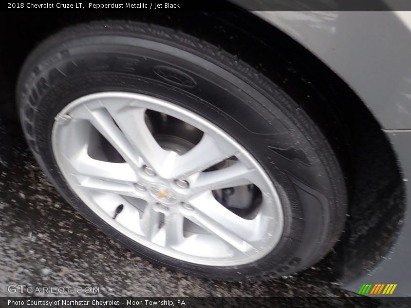 Pepperdust Metallic / Jet Black 2018 Chevrolet Cruze LT