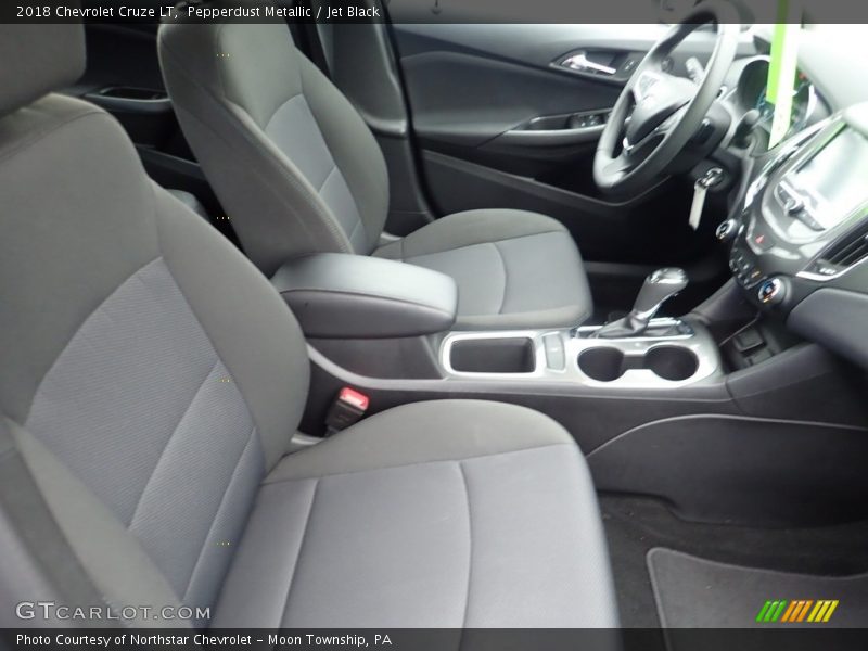 Pepperdust Metallic / Jet Black 2018 Chevrolet Cruze LT