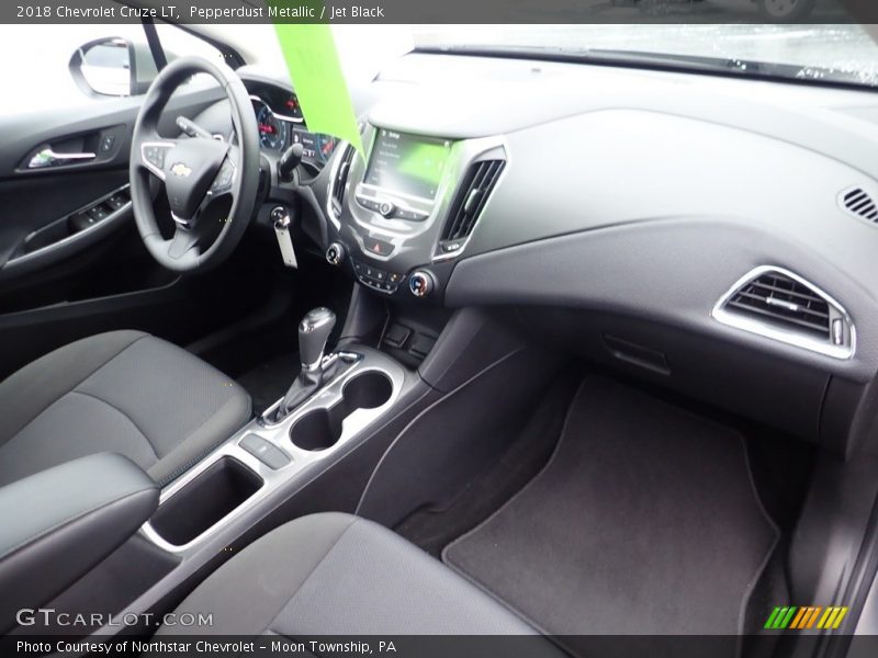 Pepperdust Metallic / Jet Black 2018 Chevrolet Cruze LT