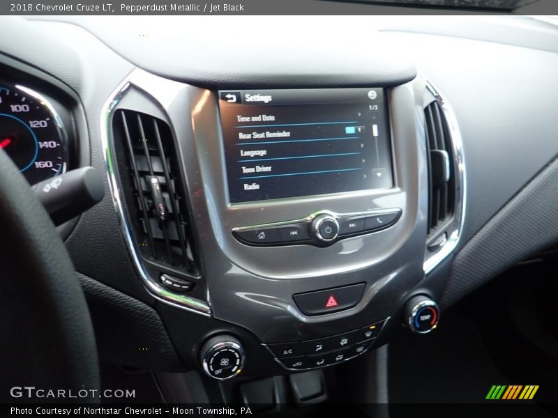 Pepperdust Metallic / Jet Black 2018 Chevrolet Cruze LT