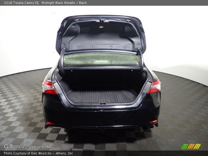 Midnight Black Metallic / Black 2018 Toyota Camry SE