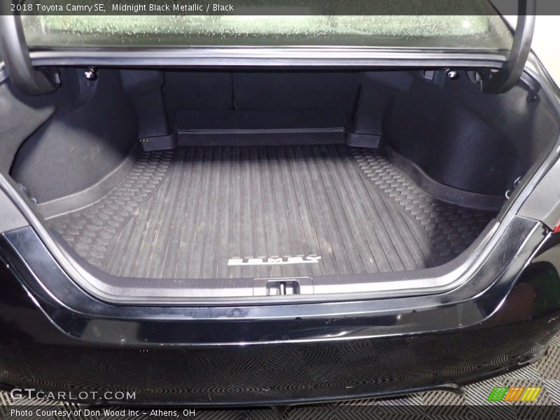 Midnight Black Metallic / Black 2018 Toyota Camry SE