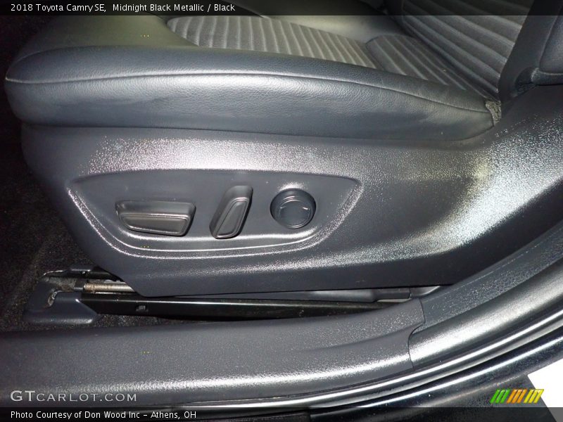Midnight Black Metallic / Black 2018 Toyota Camry SE