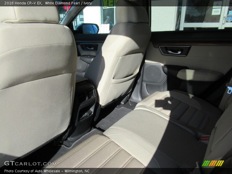 White Diamond Pearl / Ivory 2018 Honda CR-V EX