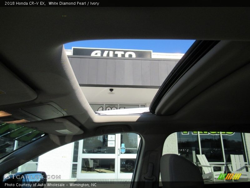 White Diamond Pearl / Ivory 2018 Honda CR-V EX