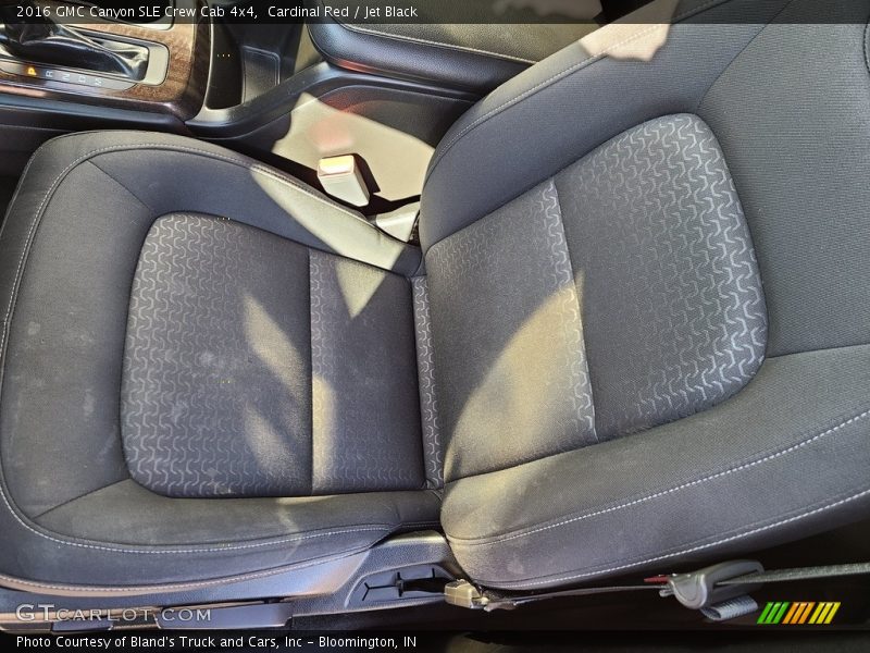 Cardinal Red / Jet Black 2016 GMC Canyon SLE Crew Cab 4x4