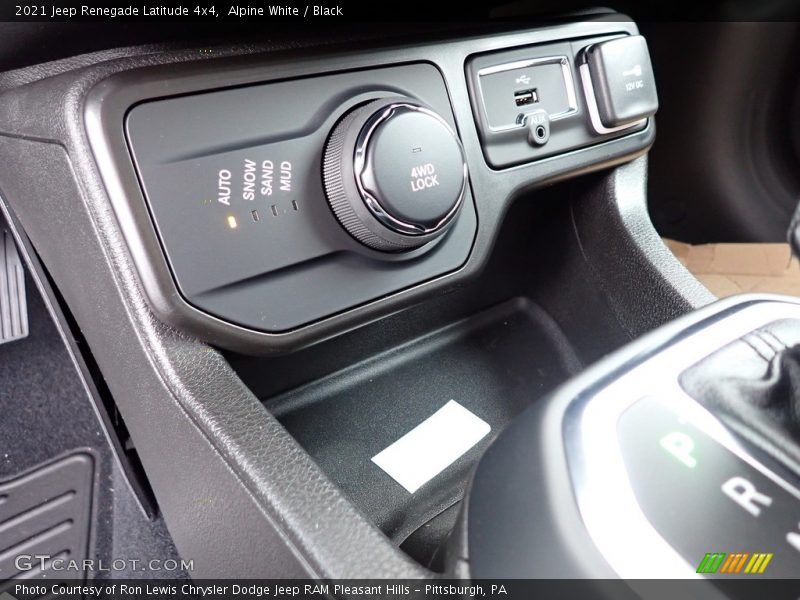 Alpine White / Black 2021 Jeep Renegade Latitude 4x4
