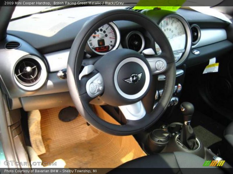 British Racing Green Metallic / Black/Grey 2009 Mini Cooper Hardtop