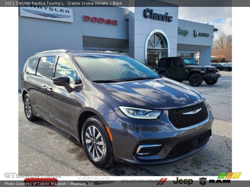 Granite Crystal Metallic / Black 2021 Chrysler Pacifica Touring L