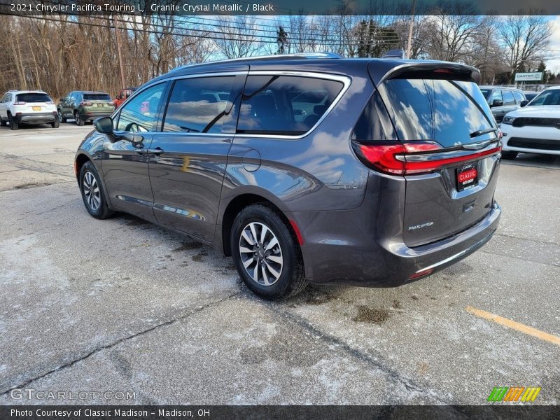 Granite Crystal Metallic / Black 2021 Chrysler Pacifica Touring L