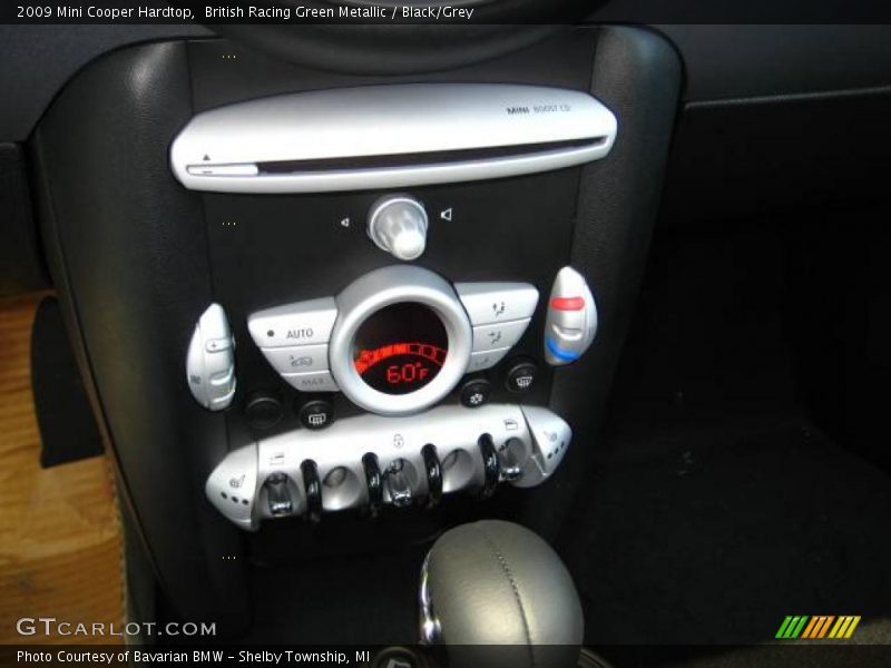 British Racing Green Metallic / Black/Grey 2009 Mini Cooper Hardtop